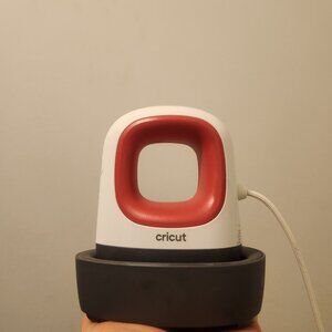 Cricut EasyPress Mini Raspberry